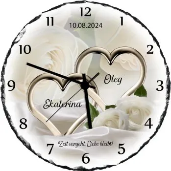 Diese wunderschöne Uhr vereint Funktionalität und Romantik in einem stilvollen Design. Die römischen Ziffern und die klaren Zeiger garantieren eine gute Ablesbarkeit der Zeit. Die Schieferplatte bringt durch ihre natürliche Struktur eine besondere Haptik